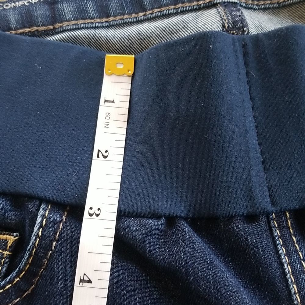 DL1961 Maternity Jeans - boot cut - Picture 10 of 12